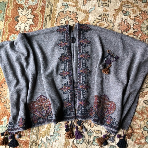 Millma Bolivia Sweaters - Millma Bolivia Ruana - Open (Wrap)